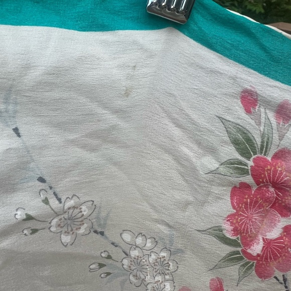 100% hand rolled silk scarf - Picture 4 of 7